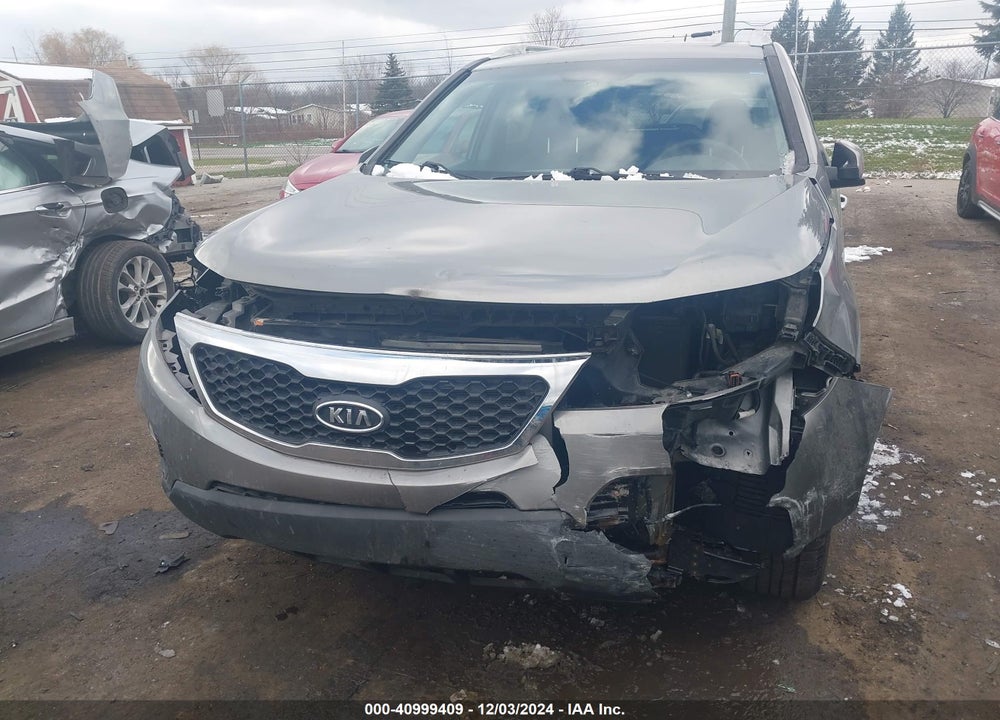 2012 KIA SORENTO LX VIN: 5XYKT3A63CG286588