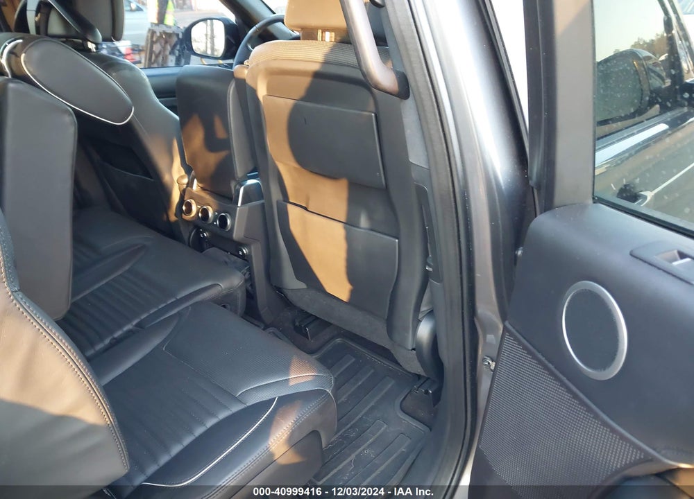 2018 LAND ROVER DISCOVERY HSE LUXURY VIN: SALRT2RV4JA067410
