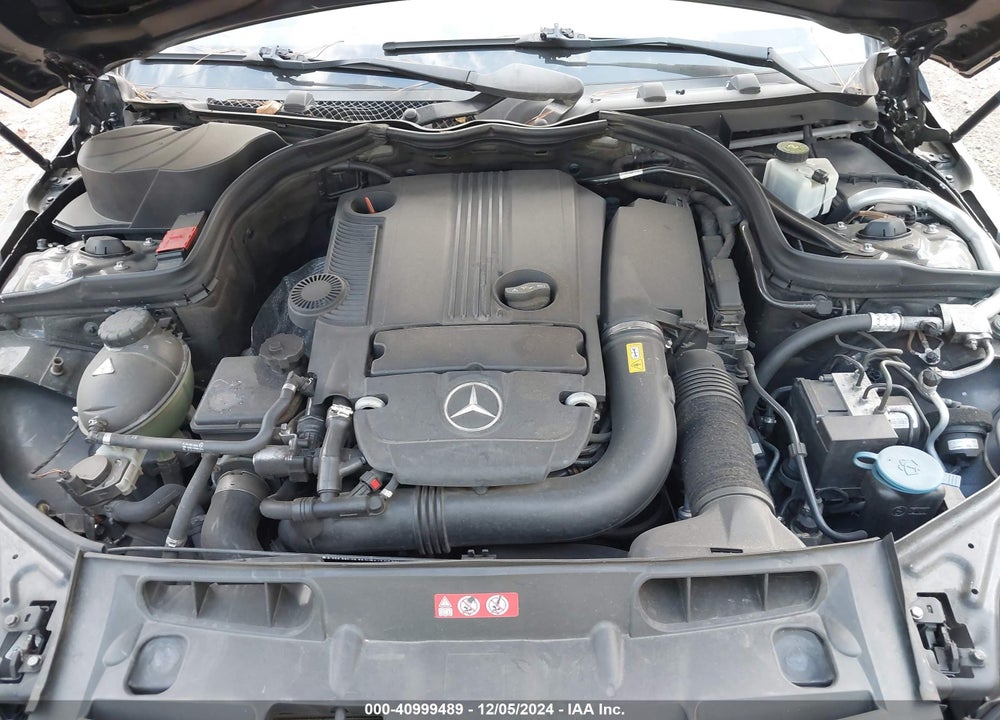 2013 MERCEDES-BENZ C 250 LUXURY/SPORT VIN: WDDGF4HB8DR241015