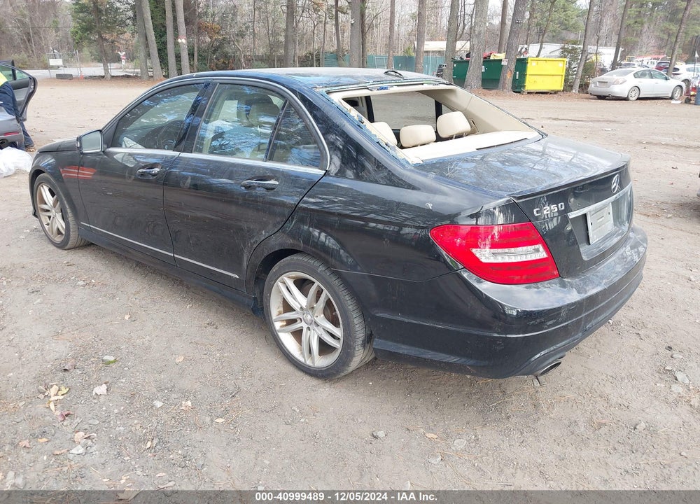 2013 MERCEDES-BENZ C 250 LUXURY/SPORT VIN: WDDGF4HB8DR241015