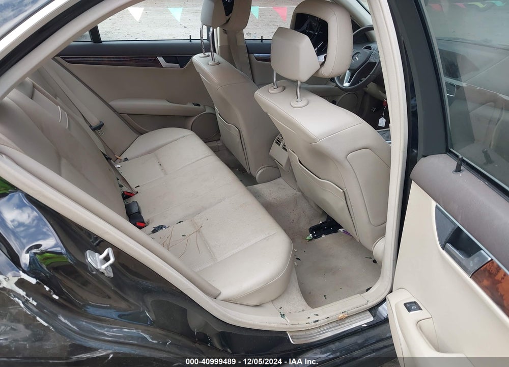 2013 MERCEDES-BENZ C 250 LUXURY/SPORT VIN: WDDGF4HB8DR241015