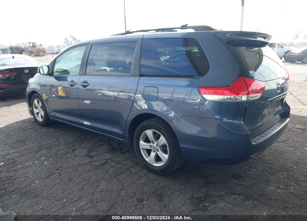 2013 TOYOTA SIENNA LE V6 8 PASSENGER VIN: 5TDKK3DC0DS395731