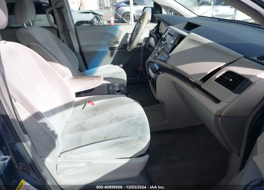 2013 TOYOTA SIENNA LE V6 8 PASSENGER VIN: 5TDKK3DC0DS395731