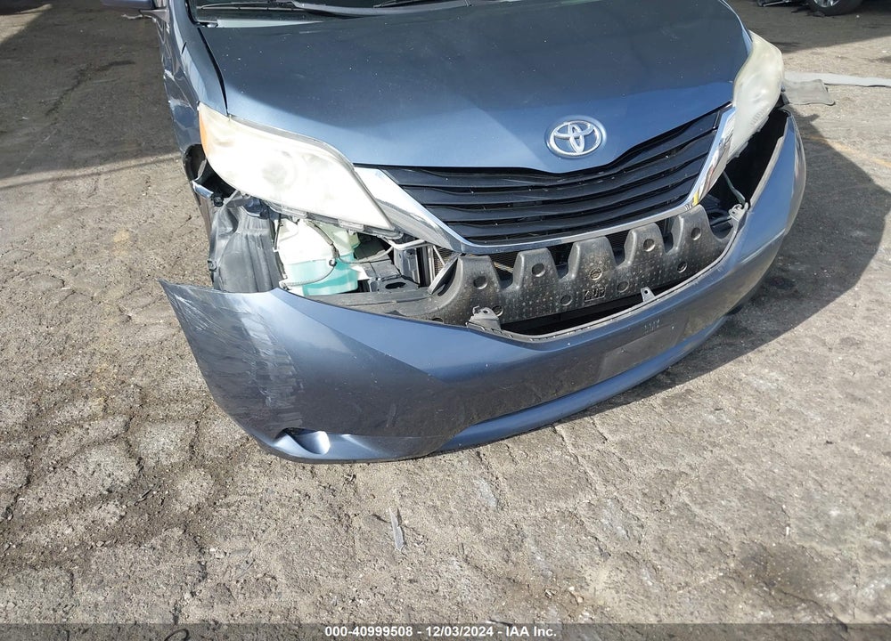 2013 TOYOTA SIENNA LE V6 8 PASSENGER VIN: 5TDKK3DC0DS395731