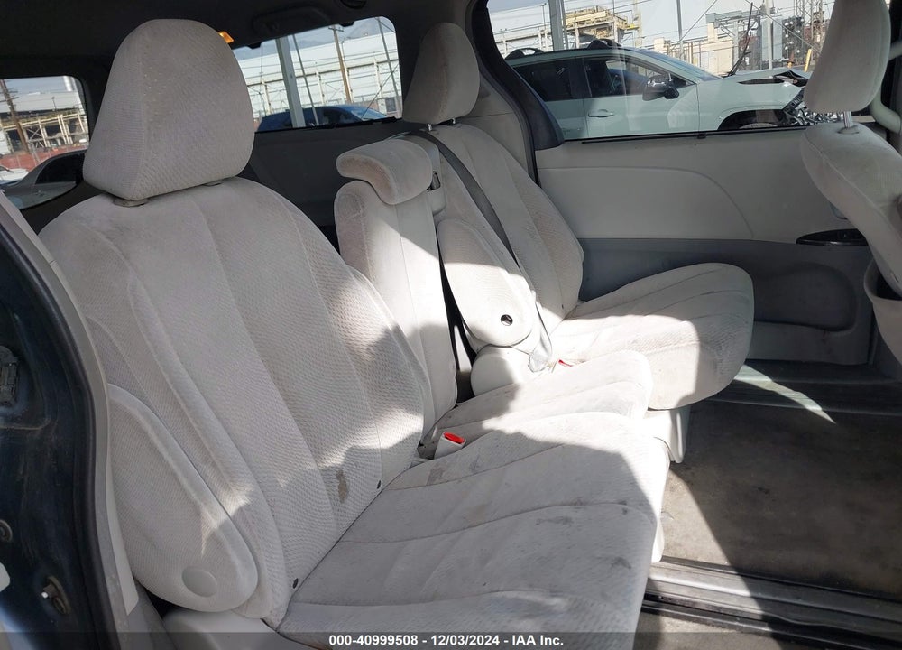 2013 TOYOTA SIENNA LE V6 8 PASSENGER VIN: 5TDKK3DC0DS395731