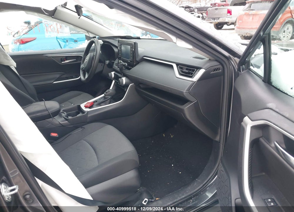 2021 TOYOTA RAV4 XLE VIN: 2T3P1RFV9MC172159