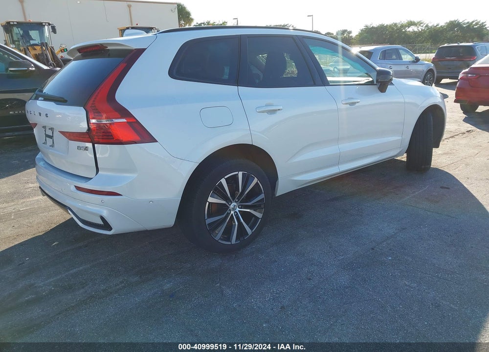 2024 VOLVO XC60 B5 PLUS DARK THEME VIN: YV4L12RL1R1776614