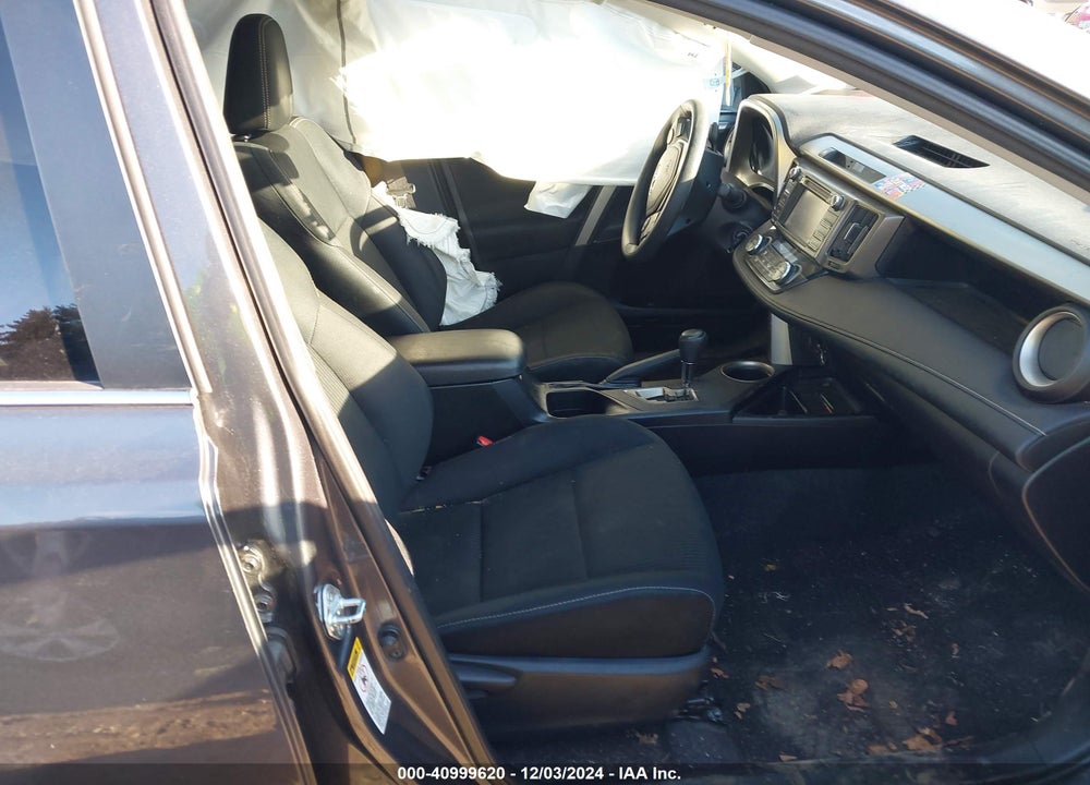 2015 TOYOTA RAV4 XLE VIN: 2T3RFREV5FW325049