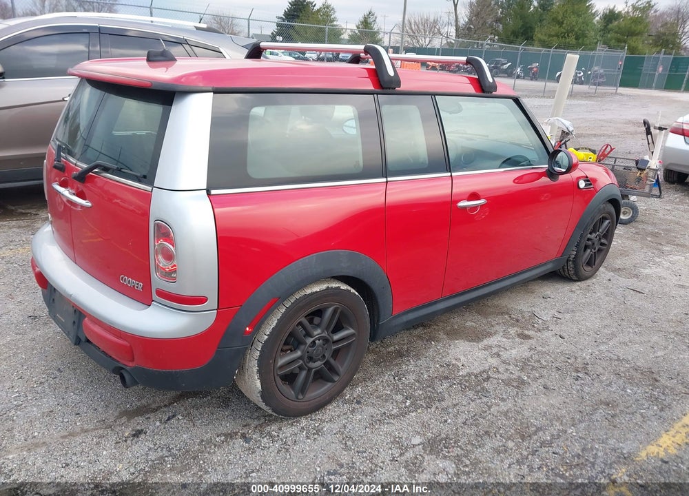 2011 MINI COOPER CLUBMAN VIN: WMWZF3C50BTX82443