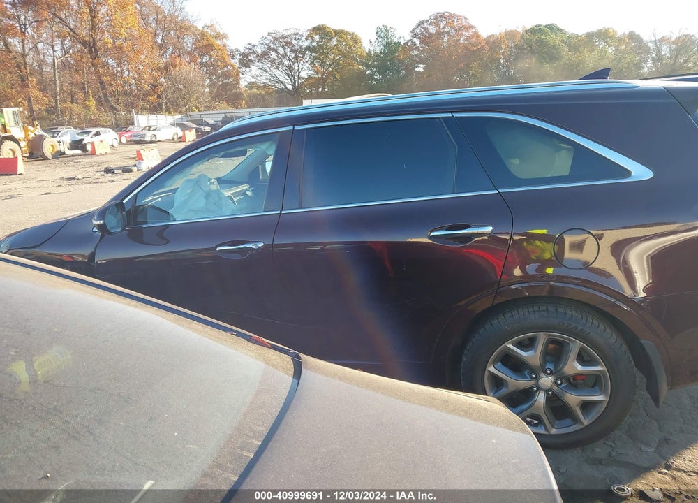 2016 KIA SORENTO 3.3L SX VIN: 5XYPKDA59GG008113
