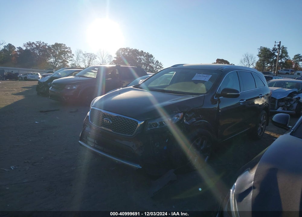 2016 KIA SORENTO 3.3L SX VIN: 5XYPKDA59GG008113