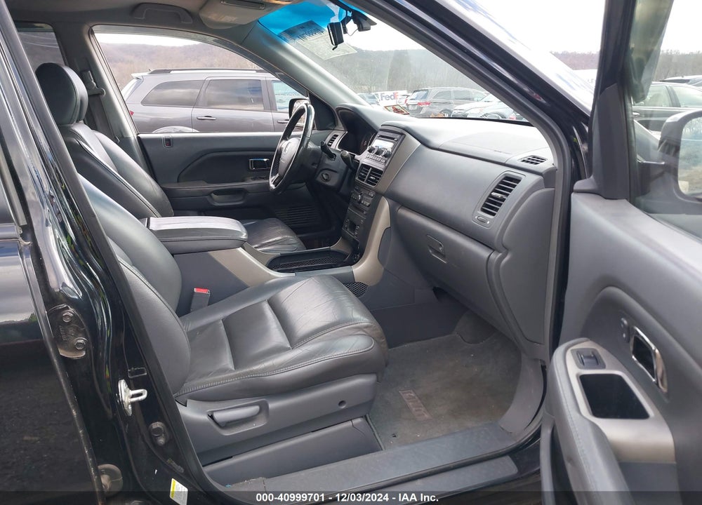 2006 HONDA PILOT EX-L VIN: 2HKYF18696H556934