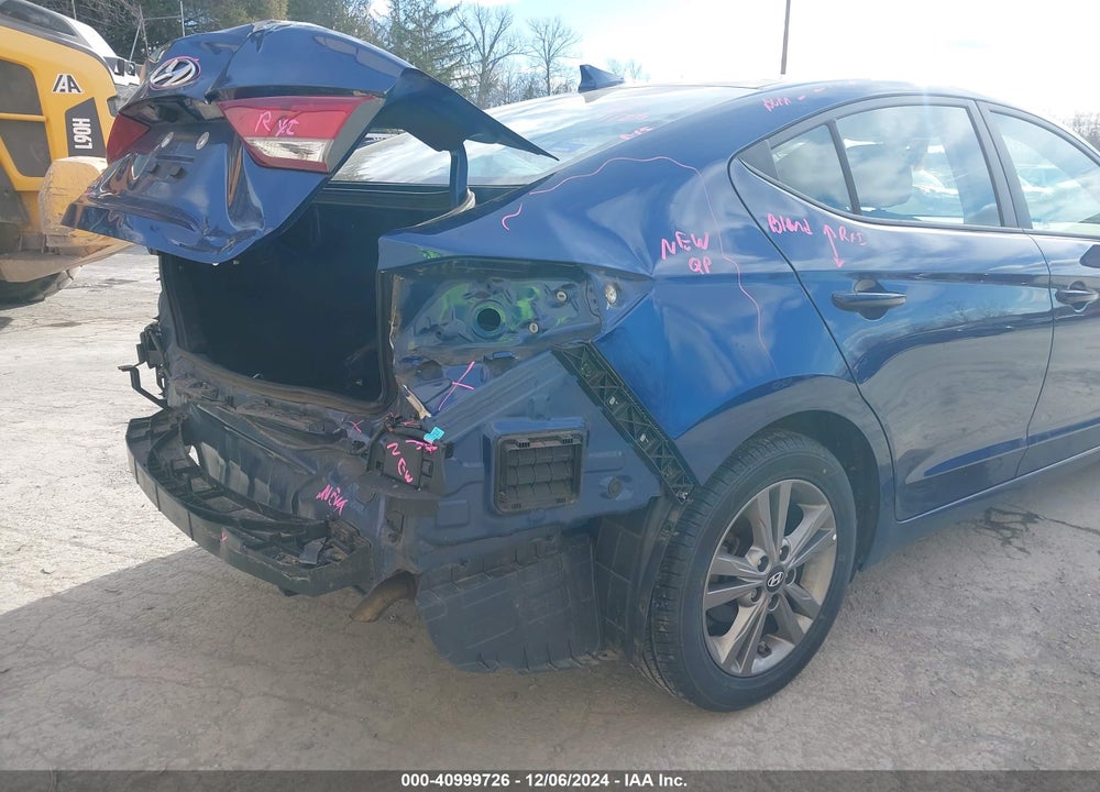 2018 HYUNDAI ELANTRA SEL VIN: 5NPD84LF7JH332071