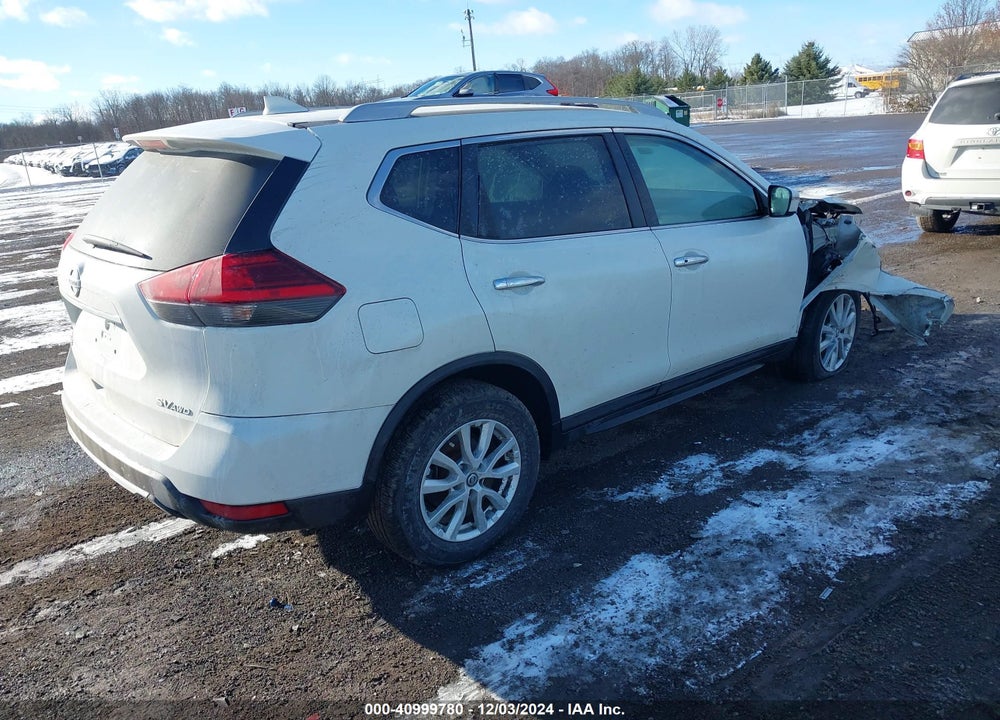 2017 NISSAN ROGUE SV VIN: 5N1AT2MV8HC878102