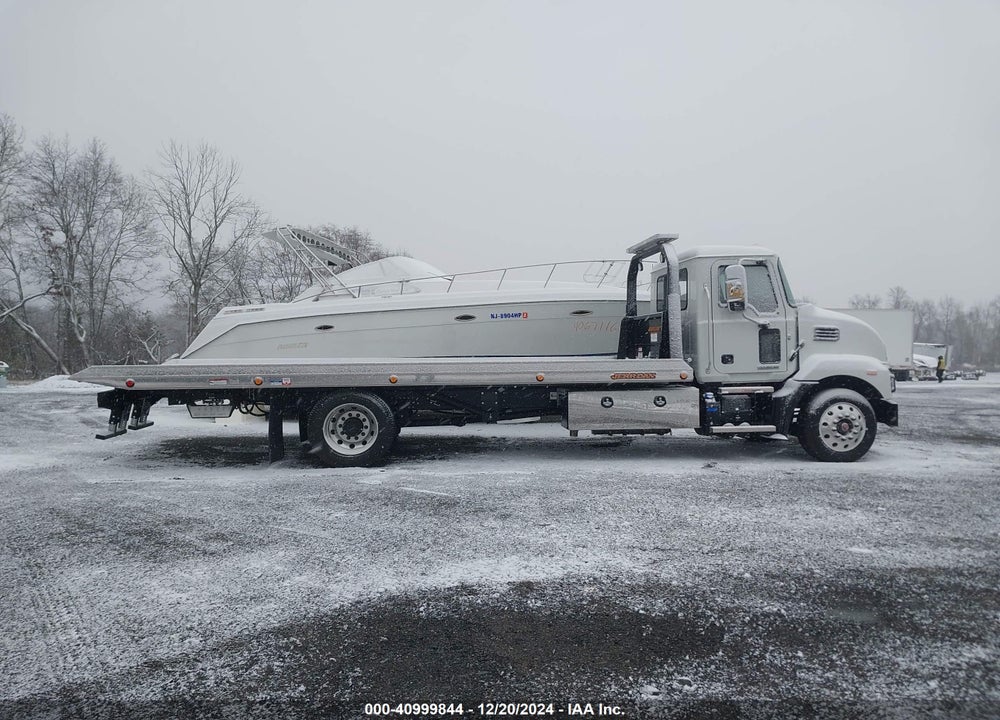 2024 MACK MD VIN: 1M2MDBAA2RS012110