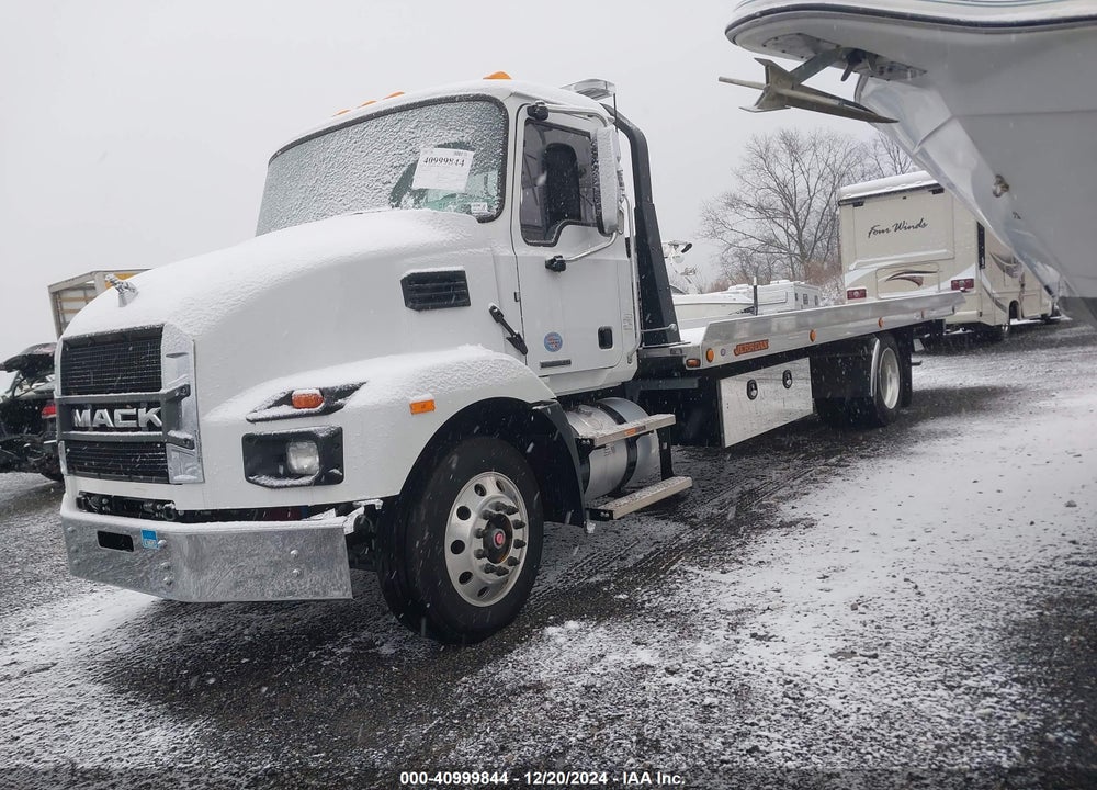 2024 MACK MD VIN: 1M2MDBAA2RS012110