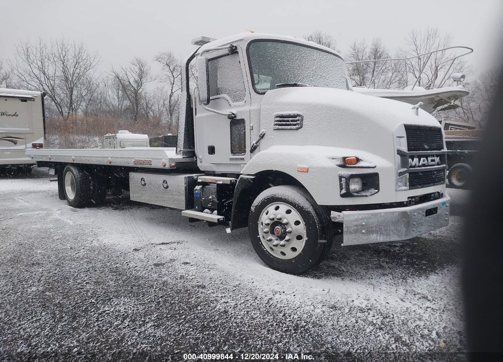 2024 MACK MD VIN: 1M2MDBAA2RS012110