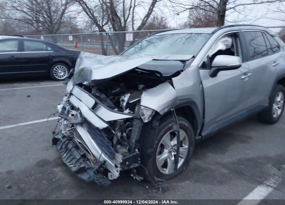 2019 TOYOTA RAV4 XLE VIN: 2T3P1RFV8KW053966