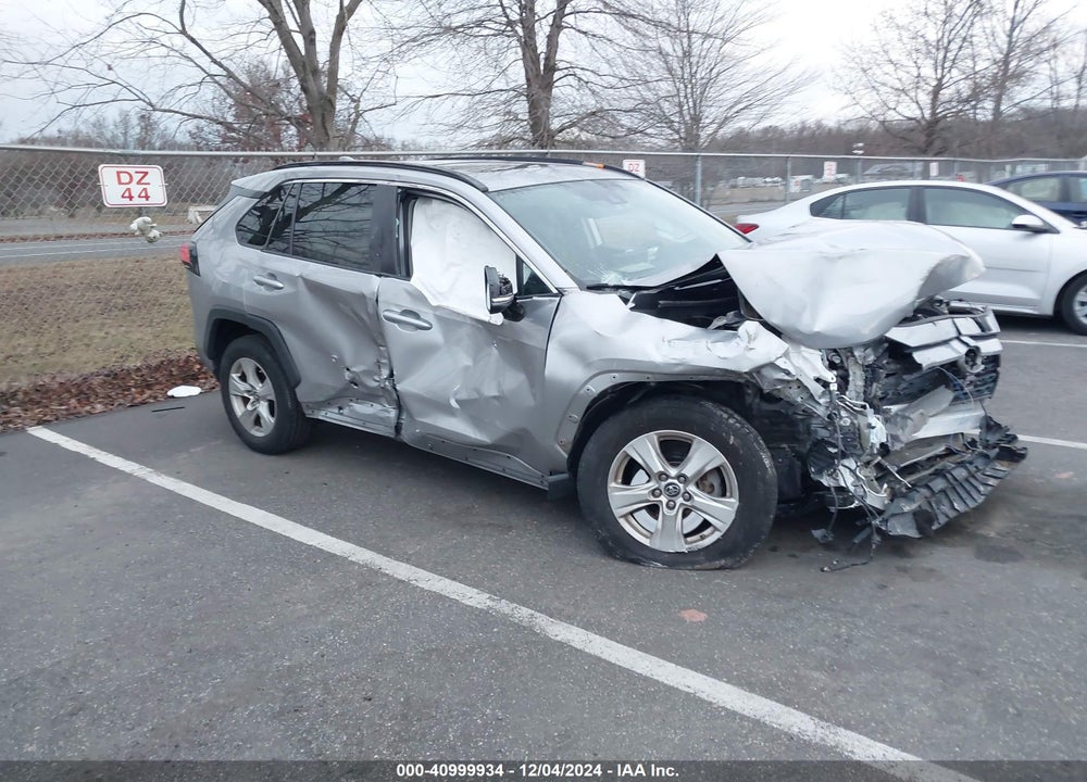 2019 TOYOTA RAV4 XLE VIN: 2T3P1RFV8KW053966