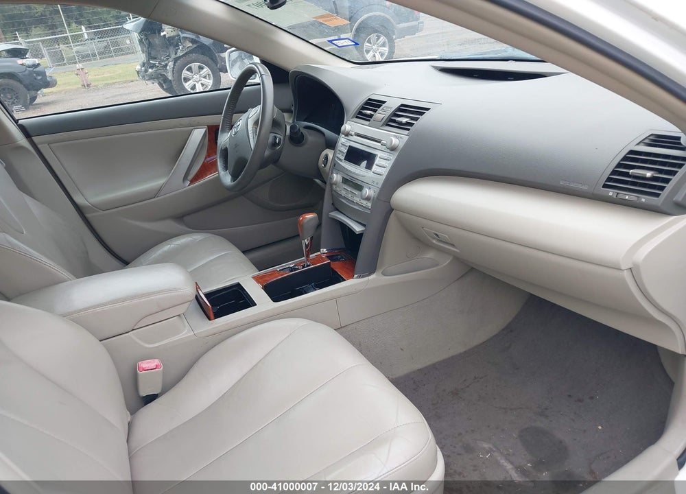 2011 TOYOTA CAMRY XLE V6 VIN: 4T1BK3EK2BU610746