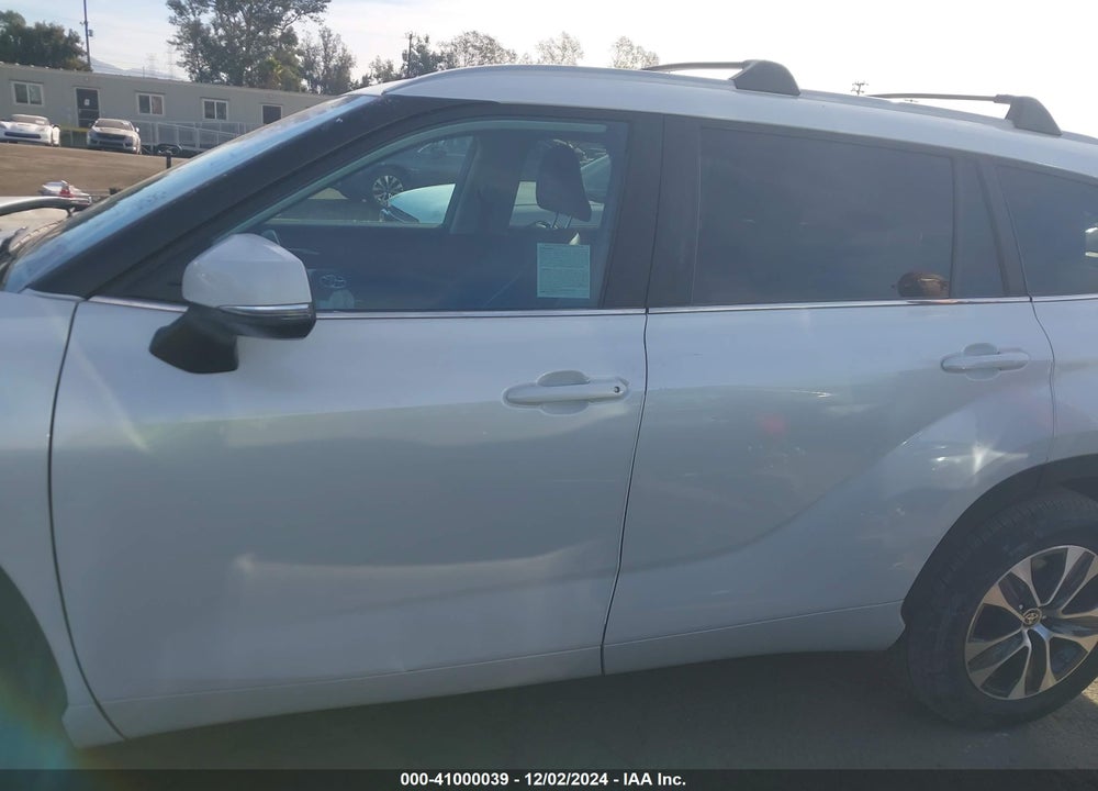 2023 TOYOTA HIGHLANDER XLE VIN: 5TDKDRAH9PS005632