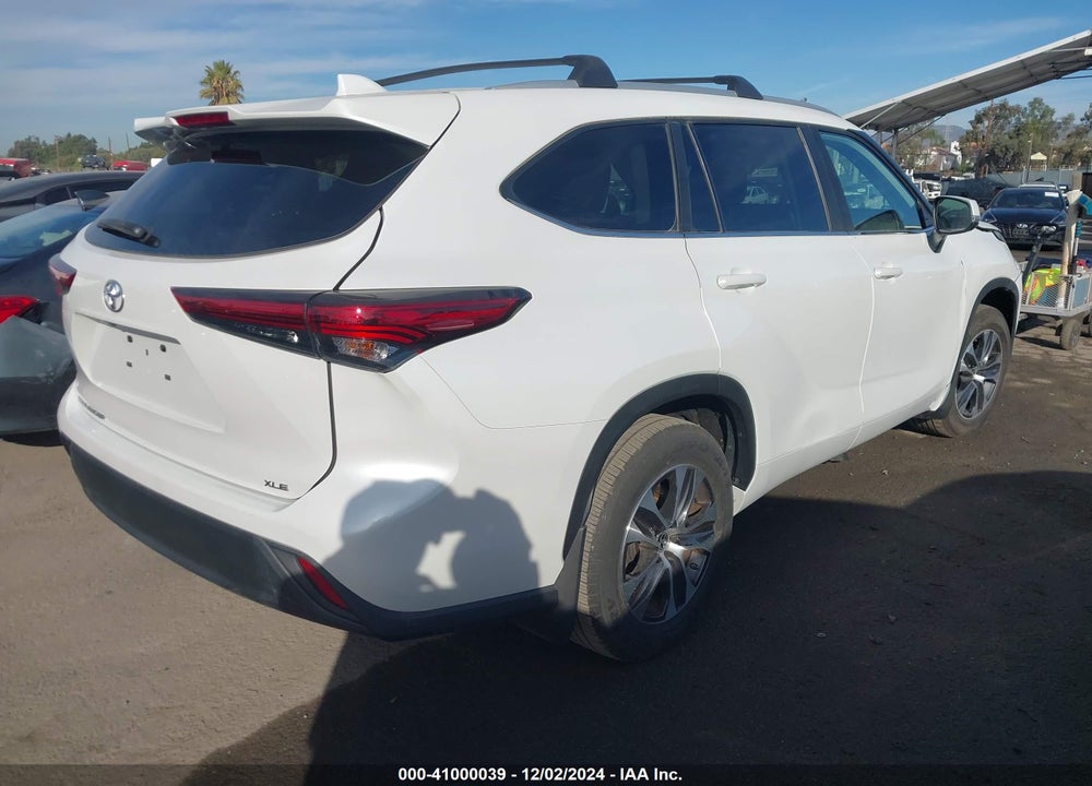 2023 TOYOTA HIGHLANDER XLE VIN: 5TDKDRAH9PS005632