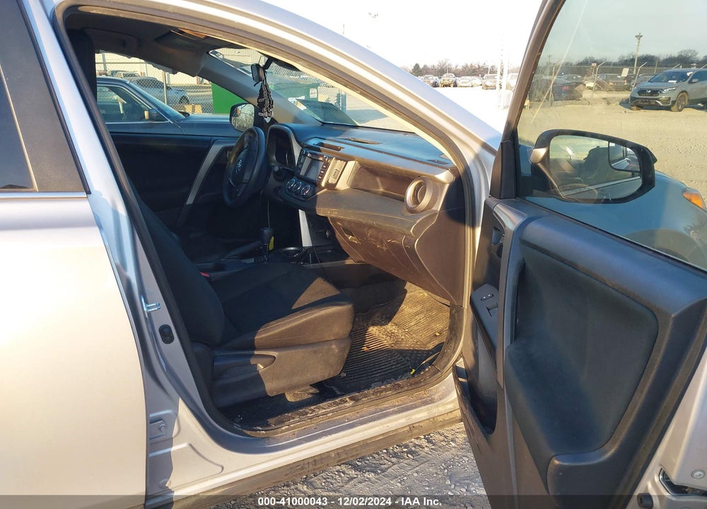 2017 TOYOTA RAV4 LE VIN: 2T3BFREV5HW572141