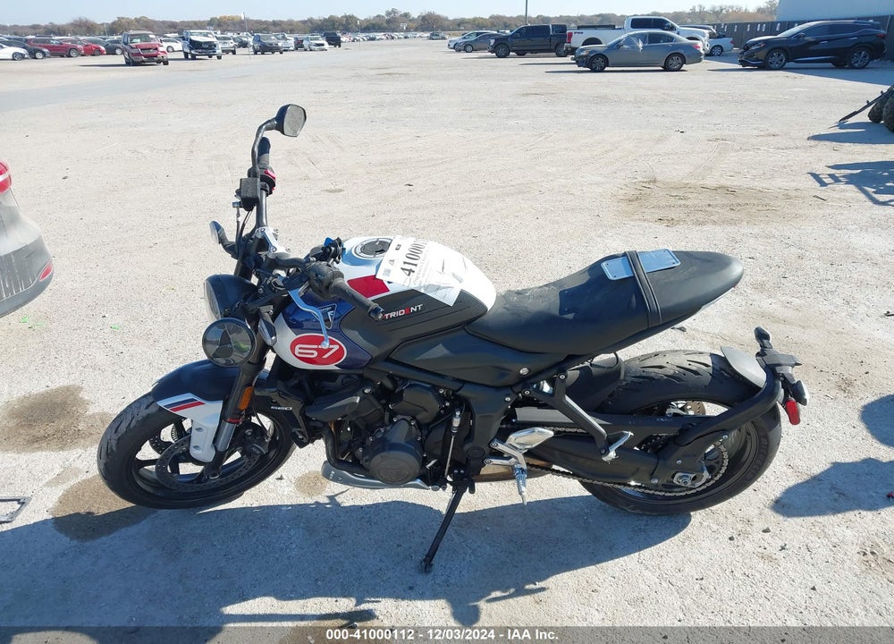 2025 TRIUMPH MOTORCYCLE TRIDENT 660 VIN: SMTL10ULXSTBZ3620