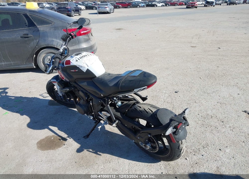 2025 TRIUMPH MOTORCYCLE TRIDENT 660 VIN: SMTL10ULXSTBZ3620
