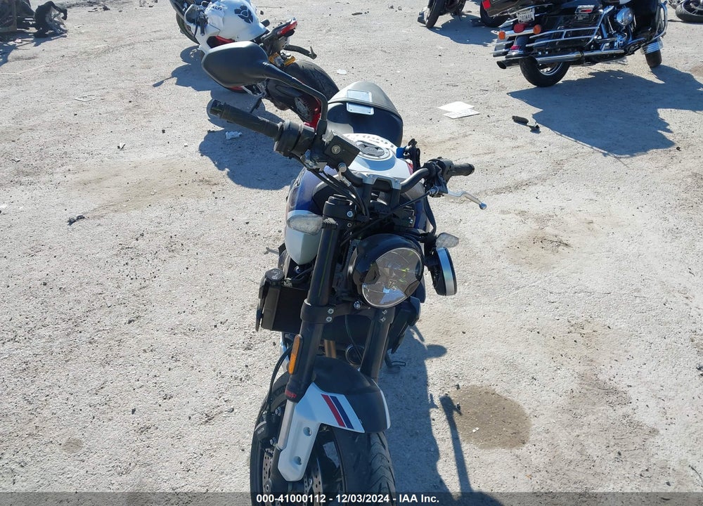 2025 TRIUMPH MOTORCYCLE TRIDENT 660 VIN: SMTL10ULXSTBZ3620