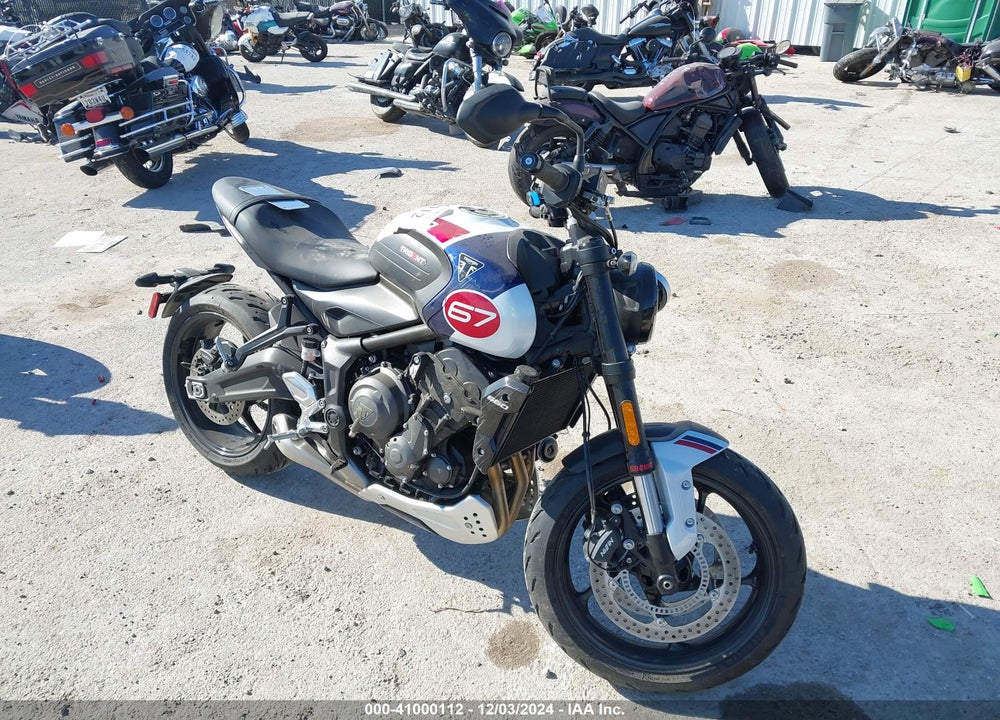 2025 TRIUMPH MOTORCYCLE TRIDENT 660 VIN: SMTL10ULXSTBZ3620