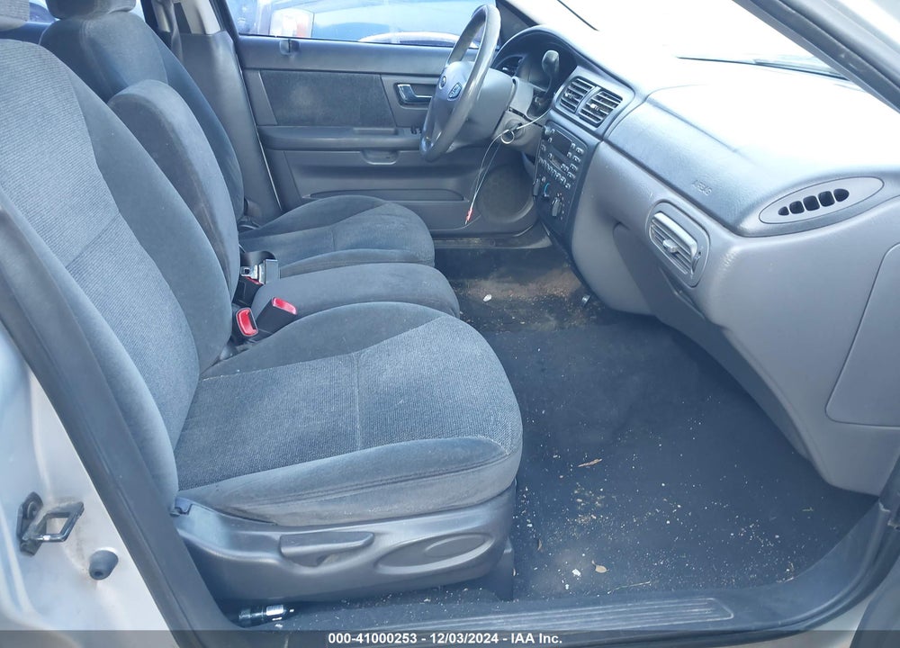 2000 FORD TAURUS SES VIN: 1FAFP55U0YG255769