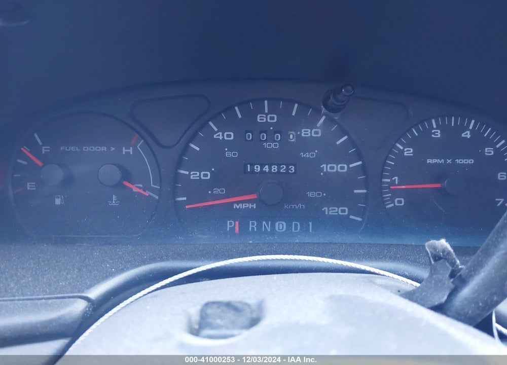 2000 FORD TAURUS SES VIN: 1FAFP55U0YG255769