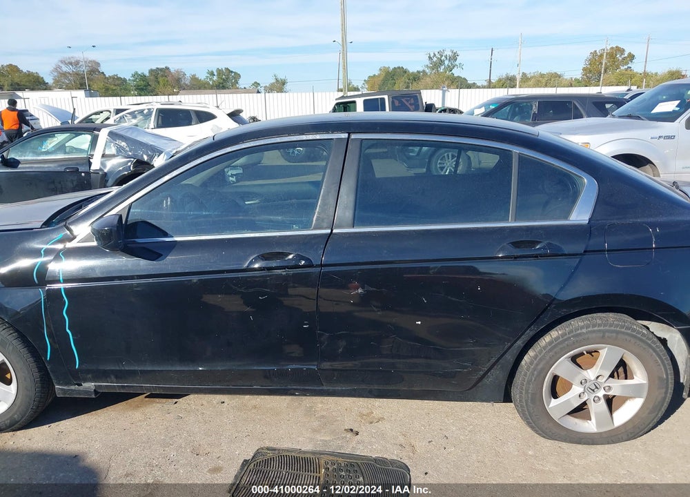 2011 HONDA ACCORD VIN: 1HGCP2F68BA098371