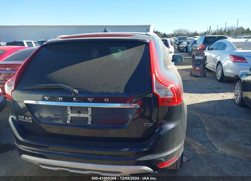2017 VOLVO XC60 T5 DYNAMIC VIN: YV440MDR0H2060472