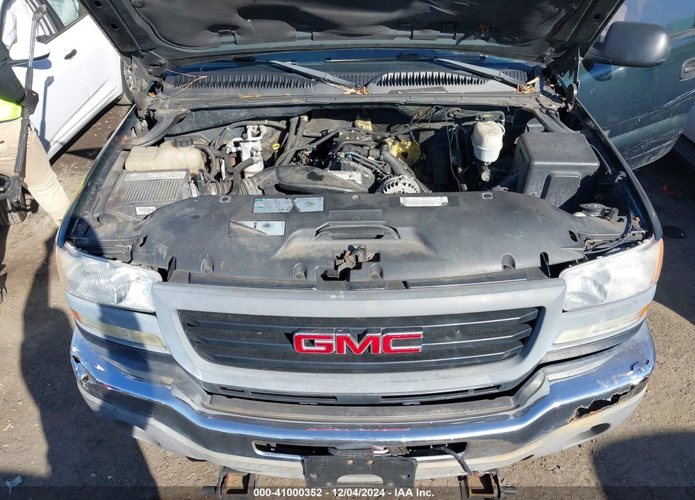 2005 GMC SIERRA 2500HD WORK TRUCK VIN: 1GTHK24UX5E330602