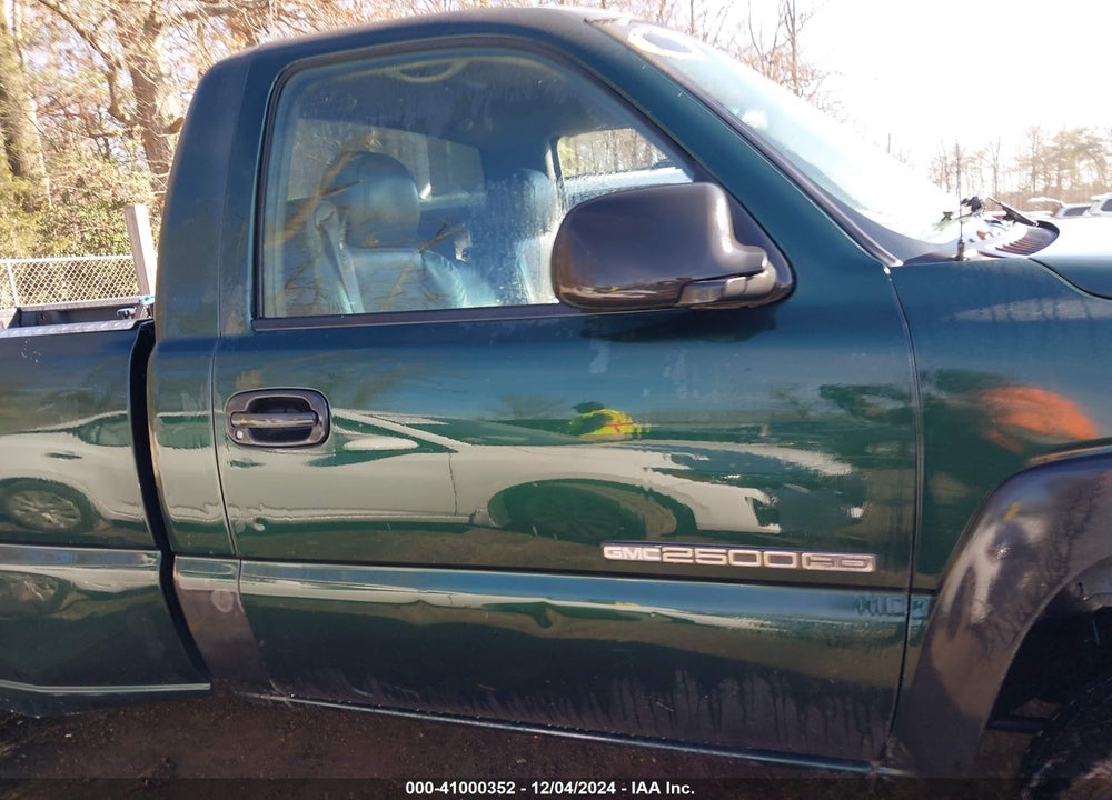 2005 GMC SIERRA 2500HD WORK TRUCK VIN: 1GTHK24UX5E330602