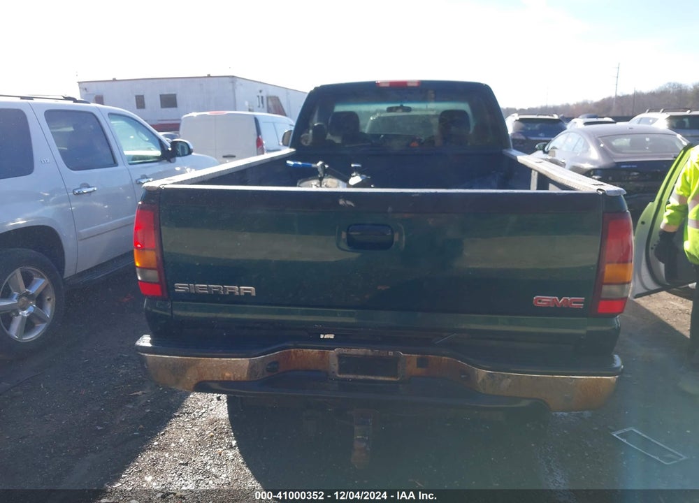 2005 GMC SIERRA 2500HD WORK TRUCK VIN: 1GTHK24UX5E330602