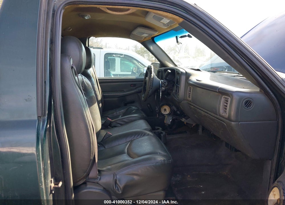 2005 GMC SIERRA 2500HD WORK TRUCK VIN: 1GTHK24UX5E330602