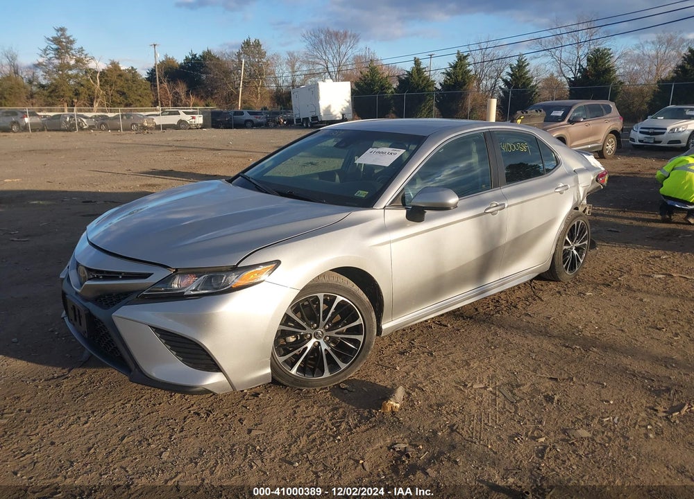 2018 TOYOTA CAMRY SE VIN: 4T1B11HK3JU579296