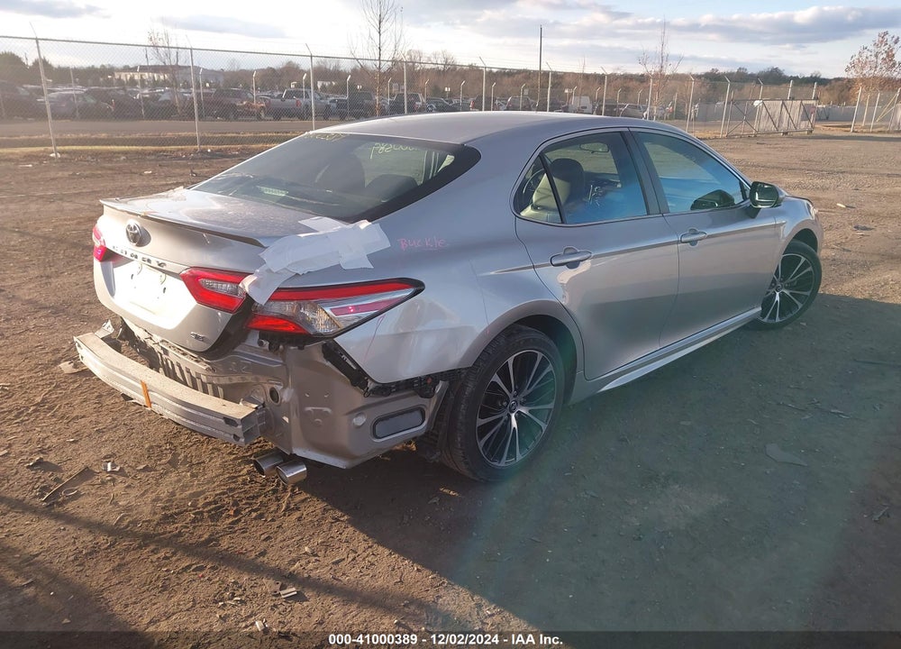 2018 TOYOTA CAMRY SE VIN: 4T1B11HK3JU579296