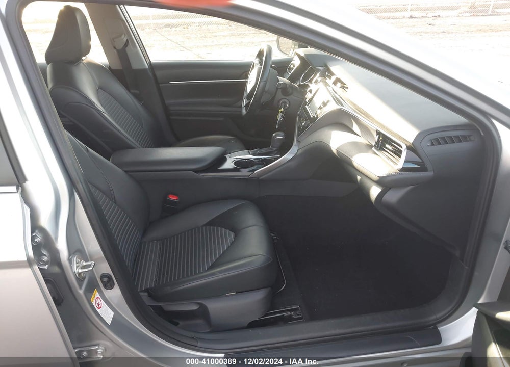 2018 TOYOTA CAMRY SE VIN: 4T1B11HK3JU579296