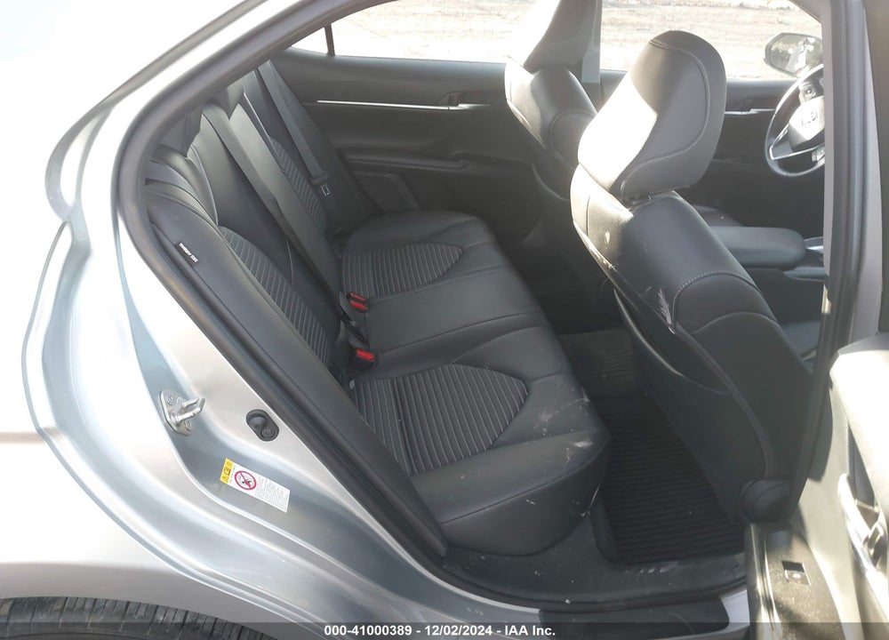 2018 TOYOTA CAMRY SE VIN: 4T1B11HK3JU579296