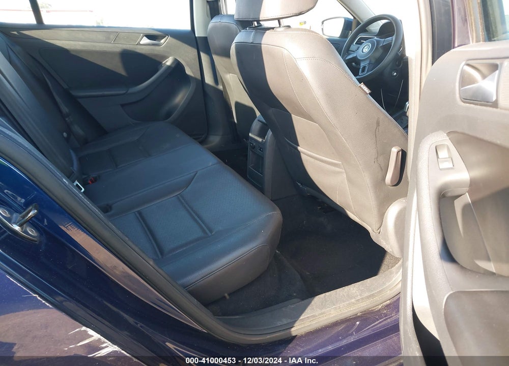 2014 VOLKSWAGEN JETTA 1.8T SE VIN: 3VWD17AJ3EM379043