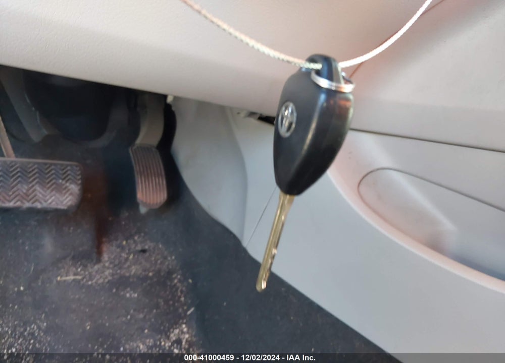2010 TOYOTA COROLLA LE VIN: 1NXBU4EE0AZ207891