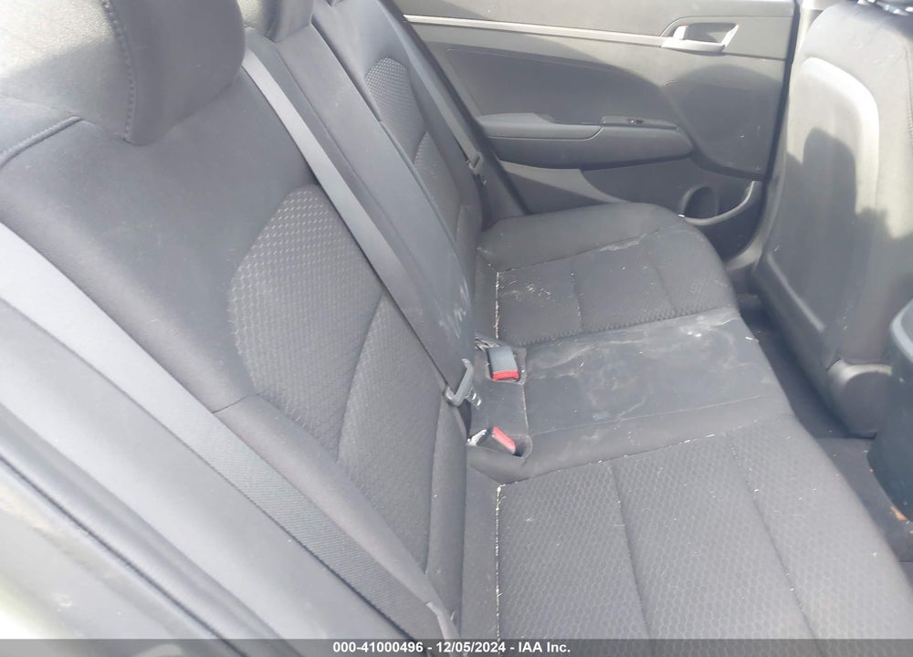 2019 HYUNDAI ELANTRA SE VIN: 5NPD74LF3KH450882