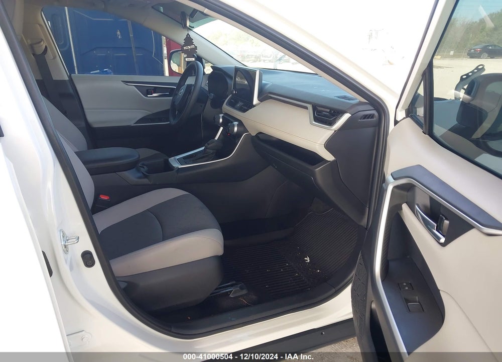 2024 TOYOTA RAV4 XLE VIN: 2T3W1RFV5RC286212