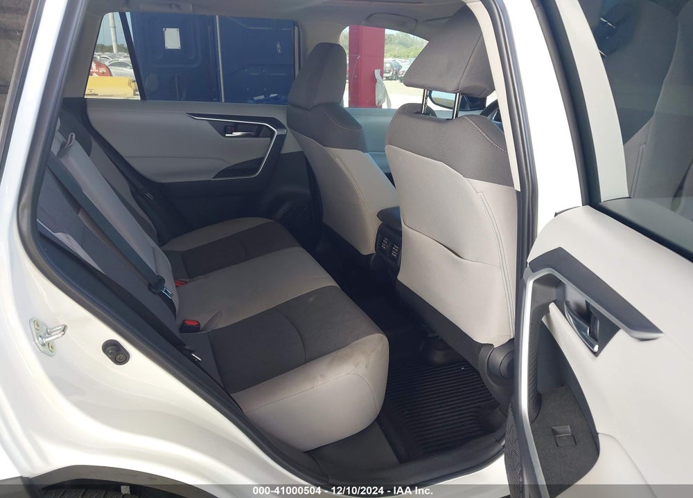 2024 TOYOTA RAV4 XLE VIN: 2T3W1RFV5RC286212