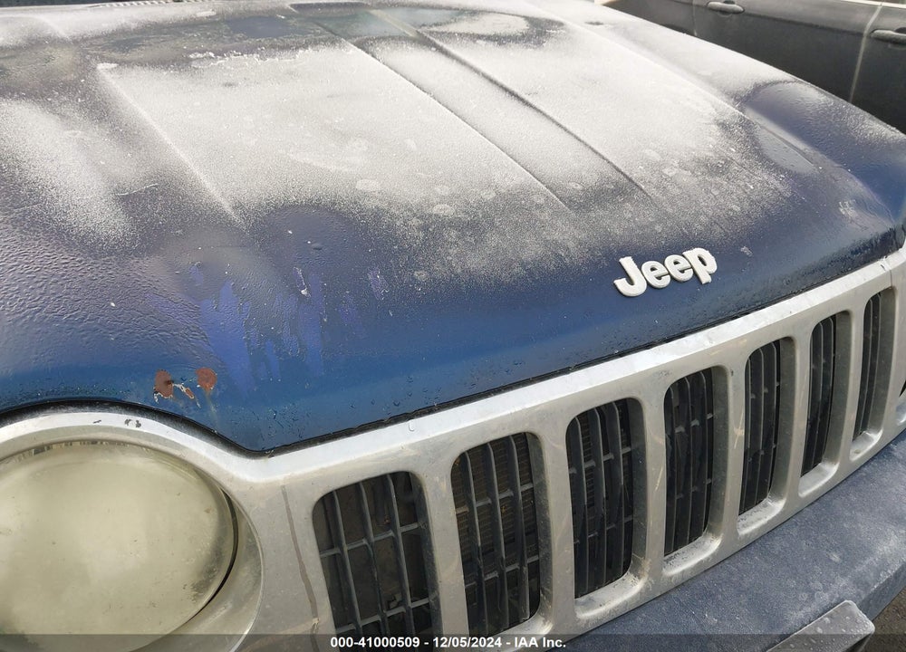 2005 JEEP LIBERTY VIN: 1J4GK58K45W510135