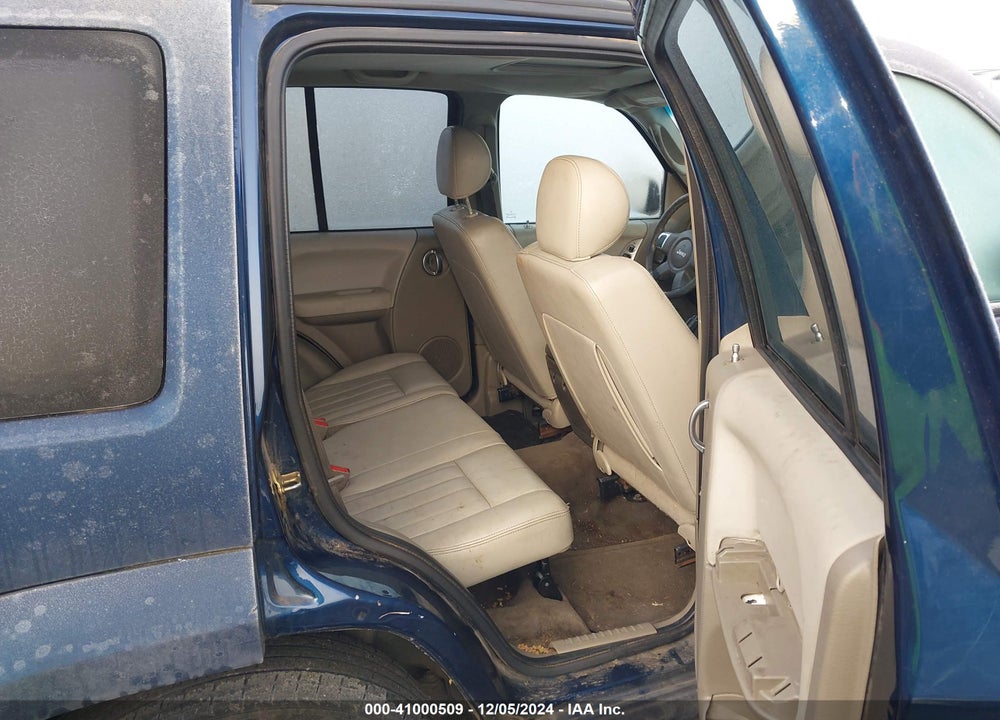 2005 JEEP LIBERTY VIN: 1J4GK58K45W510135